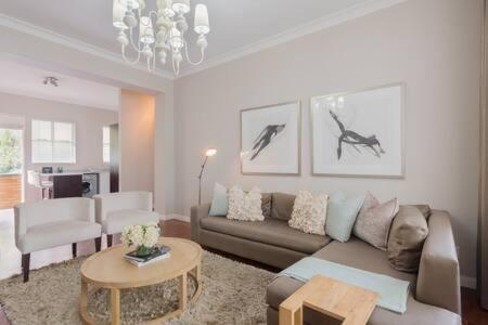 Modern Apartment In Rosebank Johannesburg Eksteriør billede